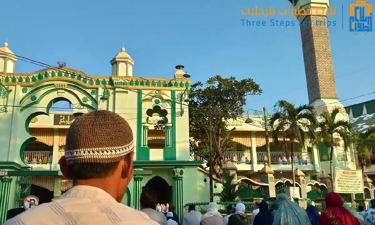 المساجد في سيميرانج جاوة الغربية في شهر رمضان في إندونيسيا